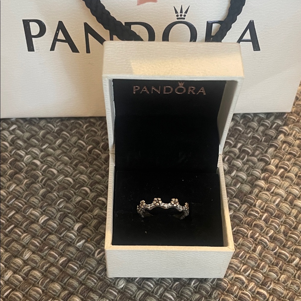 Pandora Ring